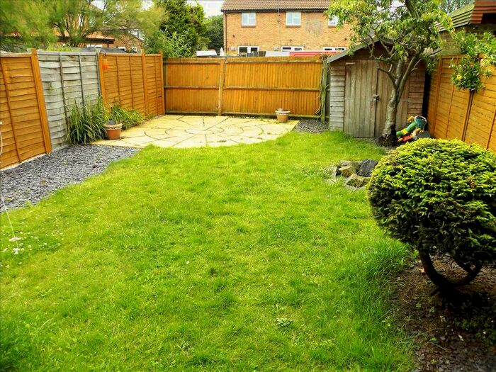 3 Bedroom Semi-Detached House To Rent In Boveney Close, Cippenham, Slough SL1