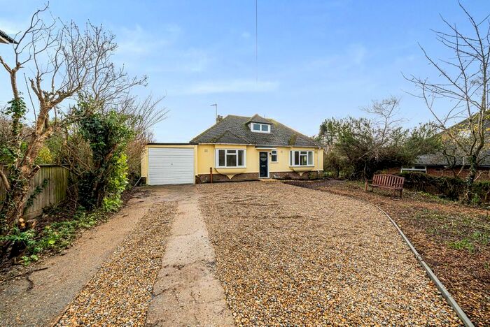 3 Bedroom Detached Bungalow For Sale In Church Road, Kennington, Ashford, TN24