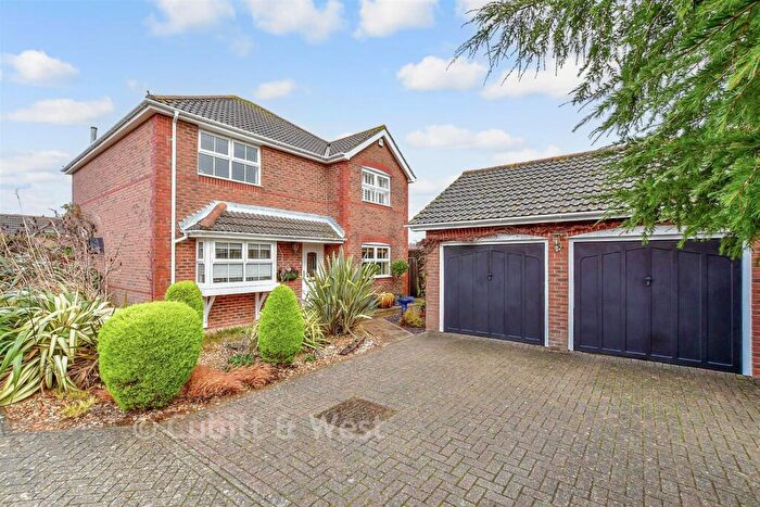 4 Bedroom Detached House For Sale In Victoria Road, Hayling Island, Hampshire, PO11