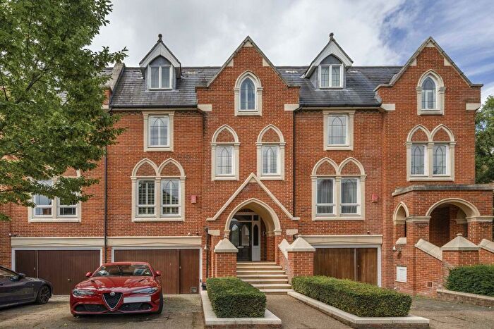 6 Bedroom Terraced House To Rent In Martineau Drive, St Margarets, TW1