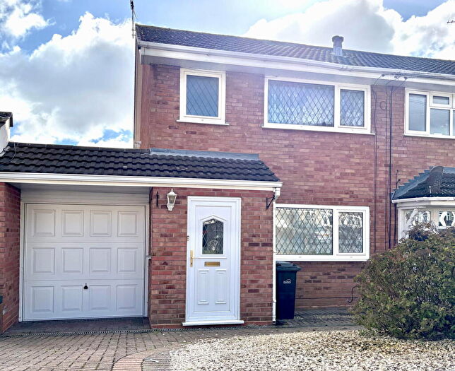 3 Bedroom Semi Detached House To Rent In Rangeways Road, Kingswinford, DY6