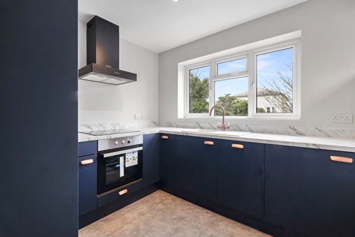 2 Bedroom Flat For Sale In Fir Court, Selden Road, Worthing, BN11