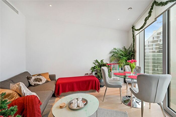 1 Bedroom Apartment To Rent In Biscayne Avenue, London, E14