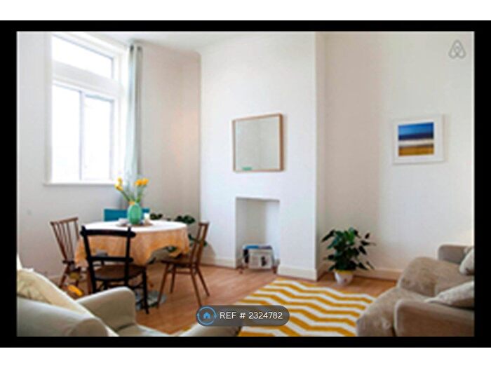 1 Bedroom Flat To Rent In Camberwell New Road, London, SE5