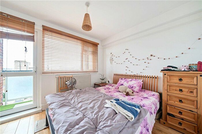 1 Bedroom Apartment For Sale In Battersea High Street, London, SW11