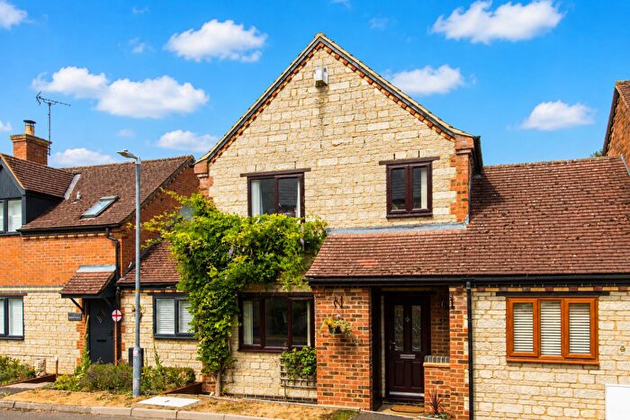 3 Bedroom Semi-Detached House For Sale In Manor Court, Middleton, Market Harborough, LE16