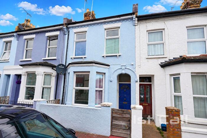 1 Bedroom Flat To Rent In Gordon Road, Southend On Sea, SS1