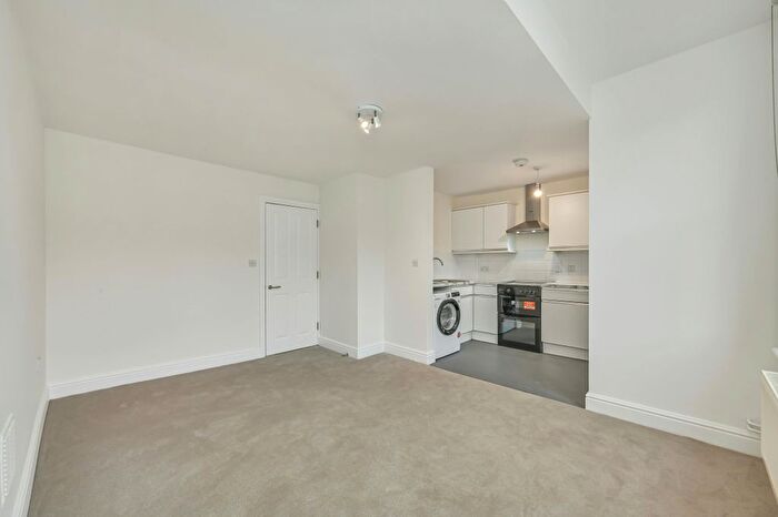 2 Bedroom Maisonette To Rent In Woodlands Park Road, London, SE10