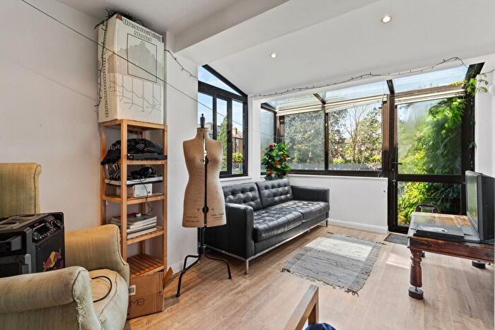 4 Bedroom Flat To Rent In Lennox Road, London, N4