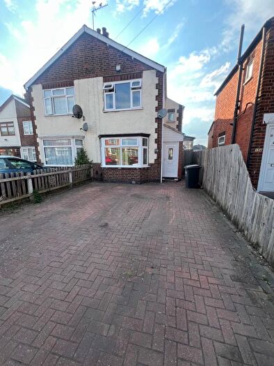 3 Bedroom Semi-Detached House To Rent In Catherine Street, Leicester, LE4