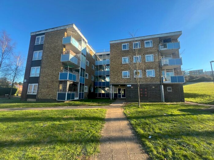 2 Bedroom Apartment To Rent In Linacre Road, Southampton, SO19