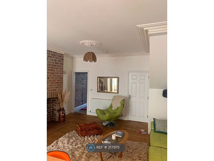 2 Bedroom Flat To Rent In A Freemantle Road, Bristol, BS5