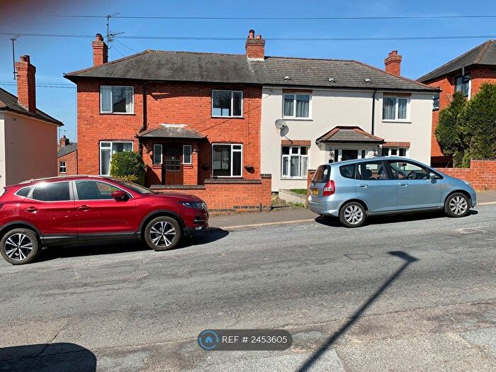 4 Bedroom Semi-Detached House To Rent In Cranford Road, Northampton, NN2