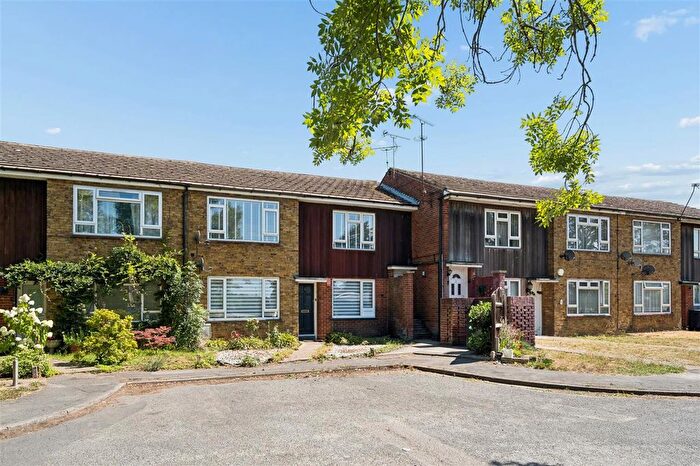 2 Bedroom Maisonette For Sale In Bronsdon Way, Denham Village, UB9