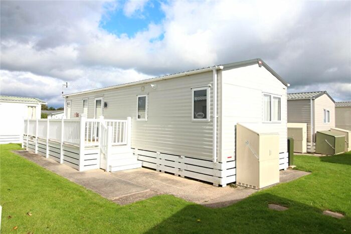 2 Bedroom Park Home For Sale In Field Place, Naish Estate, Barton On Sea, BH25