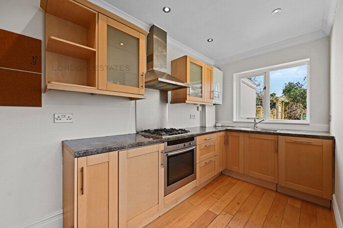 2 Bedroom Flat To Rent In Grantham Court, Friars Place Lane, Acton, W3