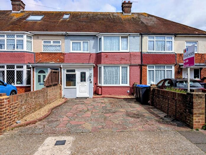3 Bedroom Terraced House For Sale In King Edward Avenue, Worthing, BN14