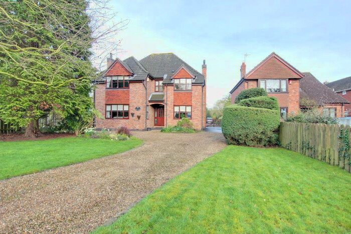 4 Bedroom Detached House For Sale In Hull Road, Woodmansey, Beverley, HU17