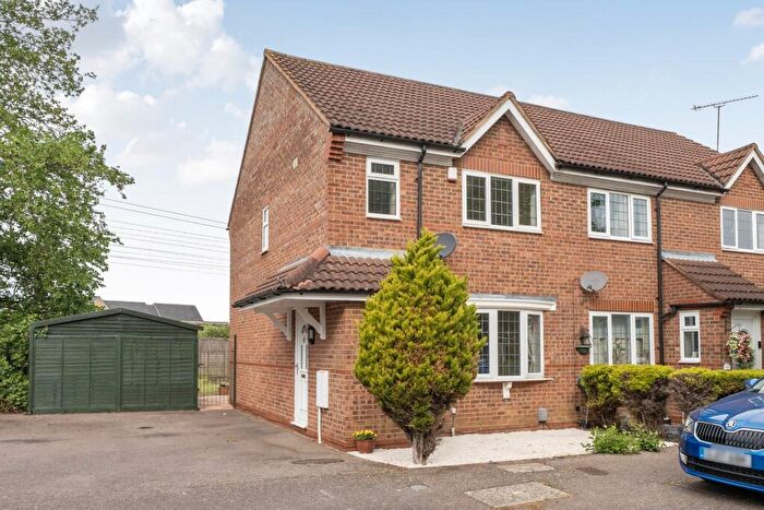 3 Bedroom End Of Terrace House For Sale In The Paddocks, Flitwick, MK45