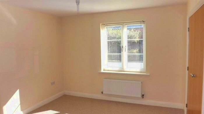 2 Bedroom Apartment To Rent In Laneham Place, Kenilworth, CV8