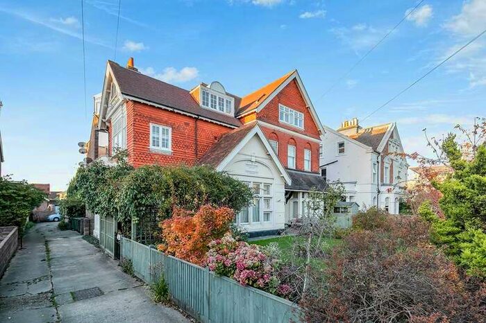 1 Bedroom Apartment To Rent In Sedlescombe Road South, St. Leonards-on-sea, East Sussex, TN38