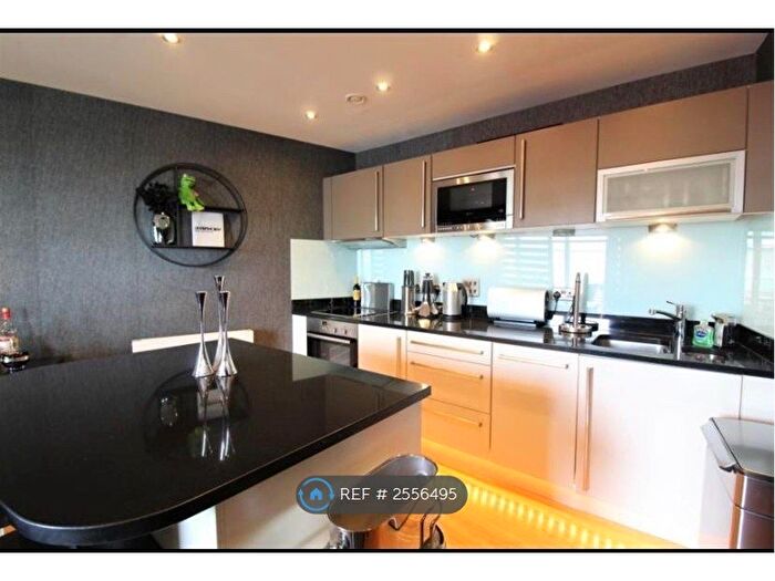 1 Bedroom Flat To Rent In Candle House, Leeds, LS1