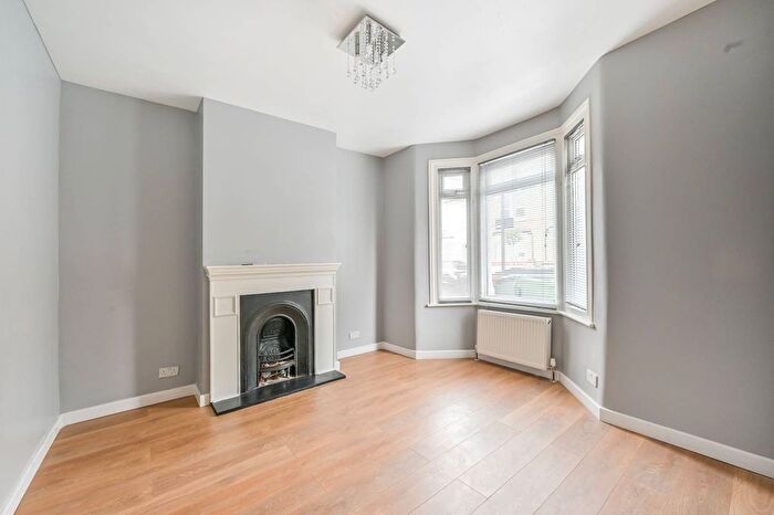 3 Bedroom Terraced House To Rent In Ashville Road, Leytonstone, London, E11