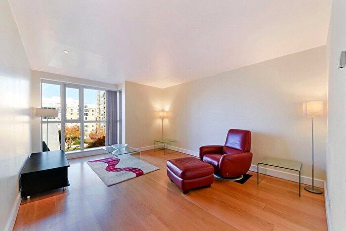 1 Bedroom Apartment To Rent In Hanover House, Westferry Circus, London, E14