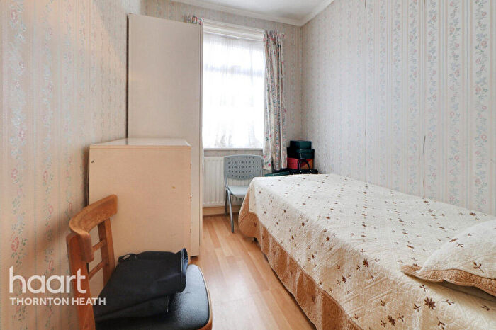 3 Bedroom Terraced House For Sale In Oaklands Avenue, Thornton Heath, CR7