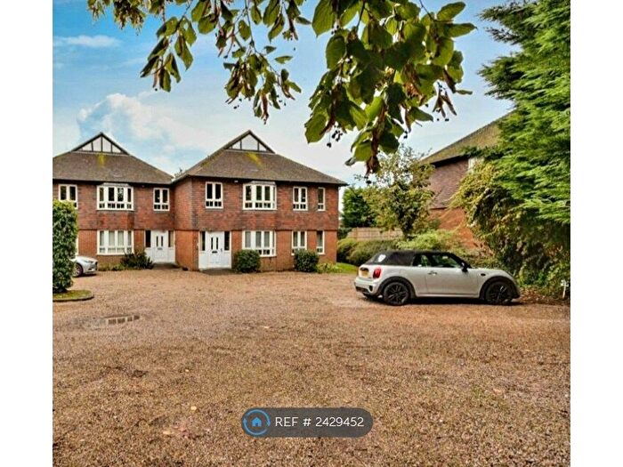 1 Bedroom Flat To Rent In The Old Orchard, Tonbridge, TN10