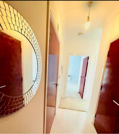 2 Bedroom Flat To Rent In High Road, Solomons Court, London, N12