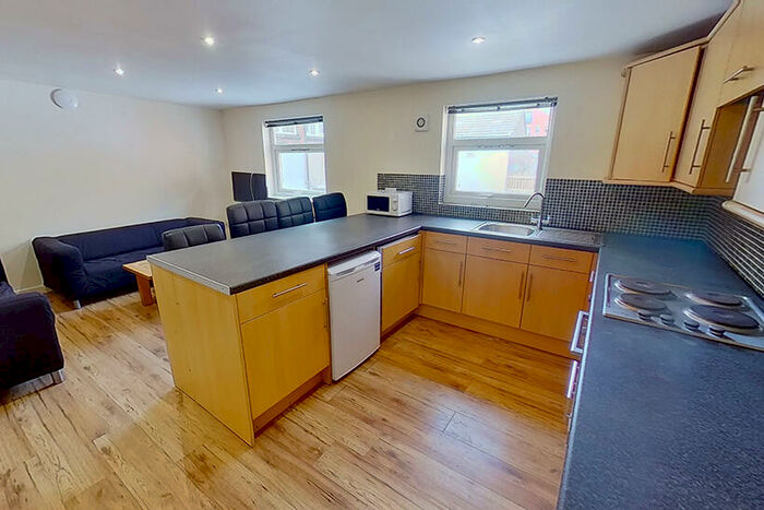 4 Bedroom Flat To Rent In B, North Sherwood Street, Nottingham, NG1