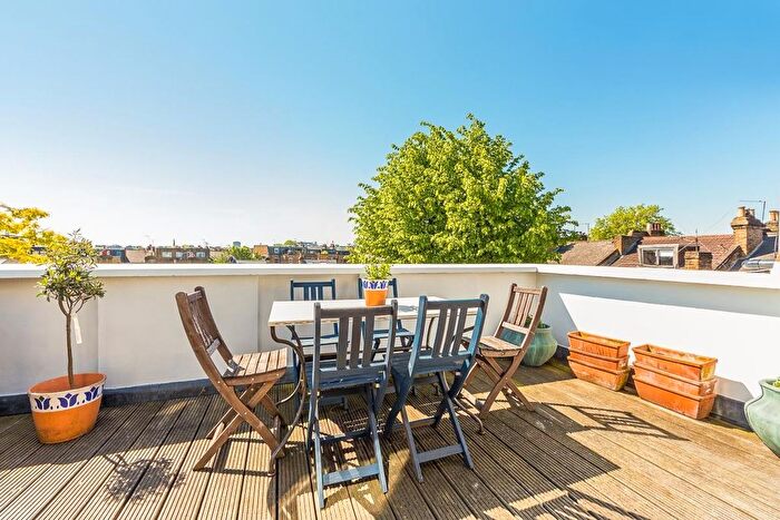 3 Bedroom Flat To Rent In Westwick Gardens, London, W14