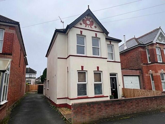 2 Bedroom Apartment To Rent In Kings Park, Bournemouth, BH7