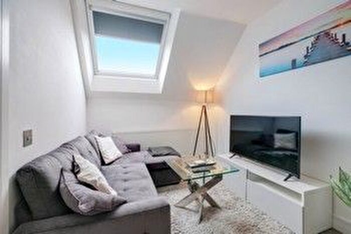 2 Bedroom Flat To Rent In Kings Road, Reading, RG1