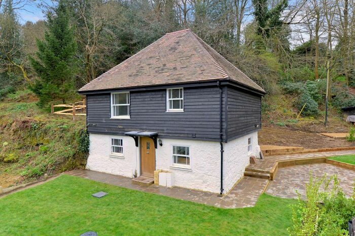 2 Bedroom Cottage To Rent In Catteshall Lane, Godalming, GU7