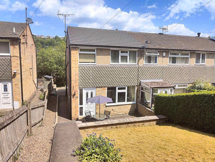 3 Bedroom End Of Terrace House For Sale In Langdale Crescent, Halifax, HX2