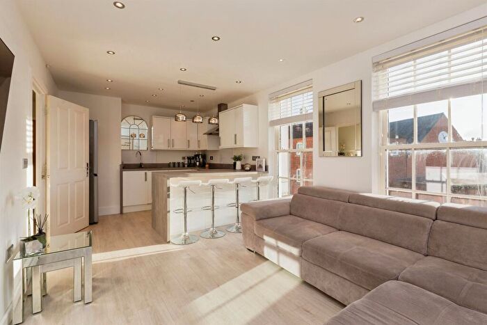 2 Bedroom Apartment For Sale In Wedgewood Street, Aylesbury, HP19