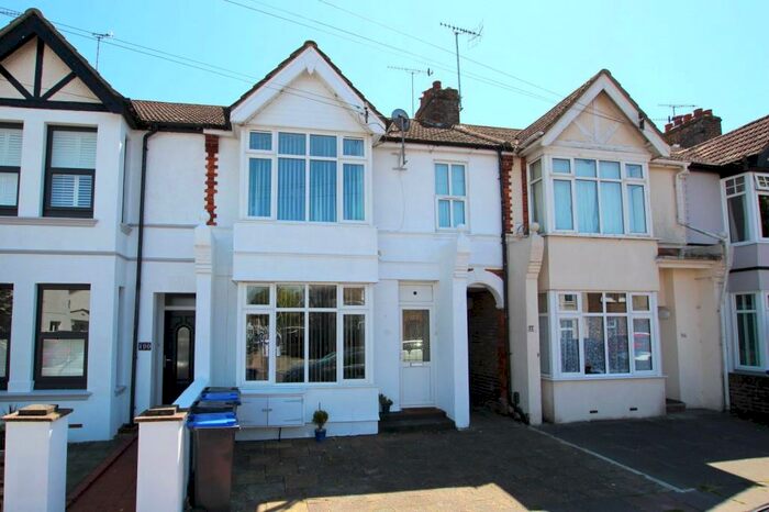 1 Bedroom Apartment To Rent In Southfield Road, Broadwater, Worthing, West Sussex, BN14