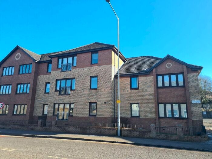 2 Bedroom Flat To Rent In Stewart Place, Carluke, ML8