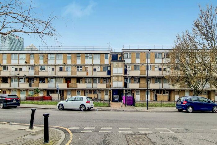 3 Bedroom Flat To Rent In Discovery House, Poplar, E14