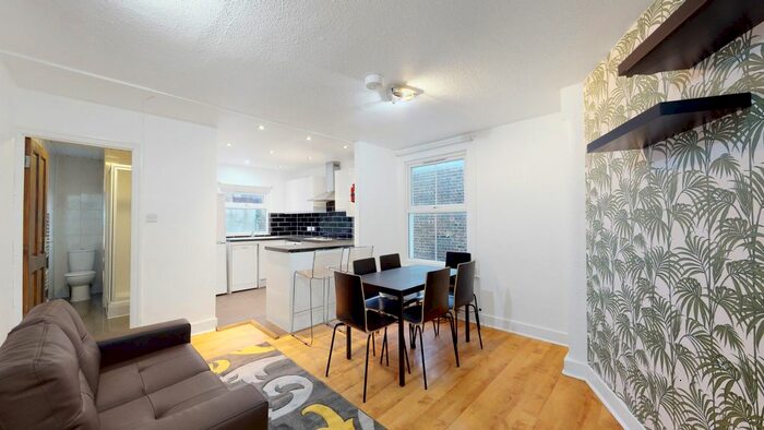3 Bedroom Flat To Rent In Kilburn Lane, Queens Park W10