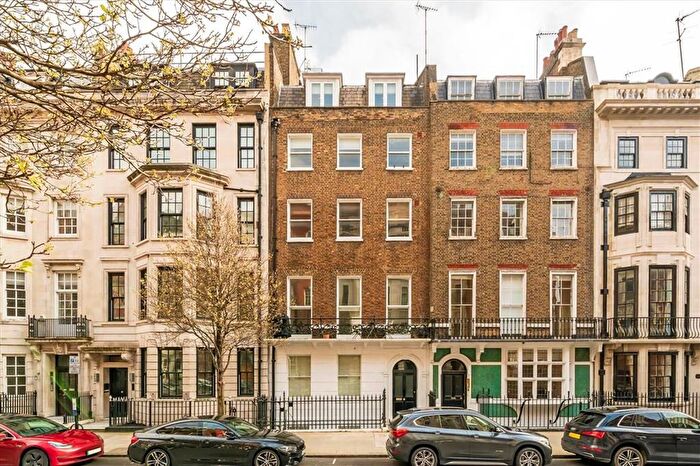 4 Bedroom Flat To Rent In Harley Street, Marylebone, W1G
