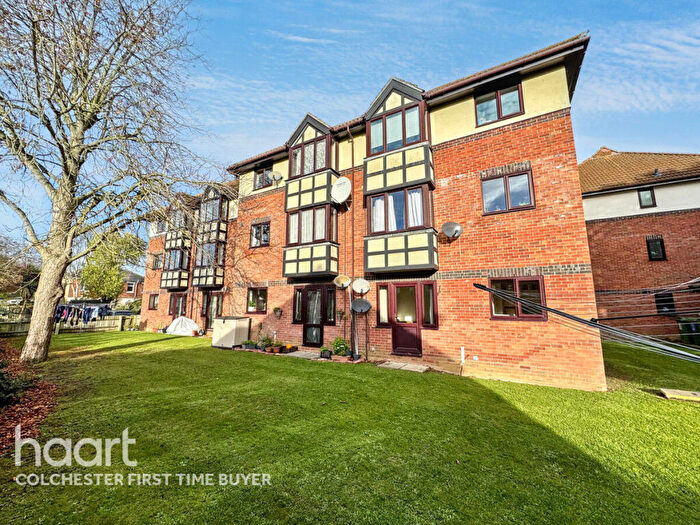 2 Bedroom Apartment For Sale In Brinkley Place, Colchester, CO4