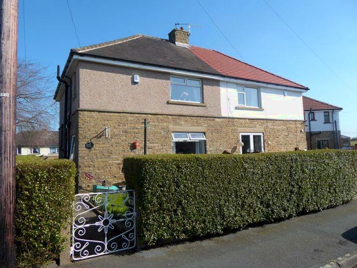 3 Bedroom Semi-Detached House To Rent In Highmoor Crescent, Brighouse, HD6