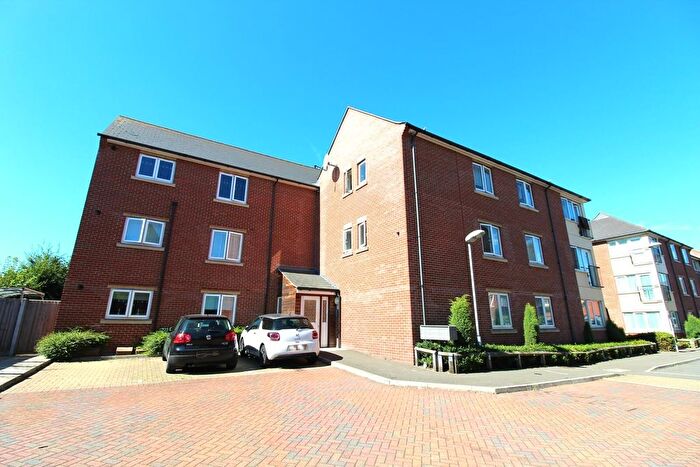 2 Bedroom Flat For Sale In Windsor Close, CM8