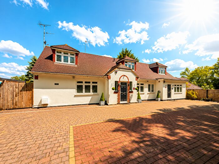 5 Bedroom Detached House For Sale In Swanland Road, Brookmans Park, AL9