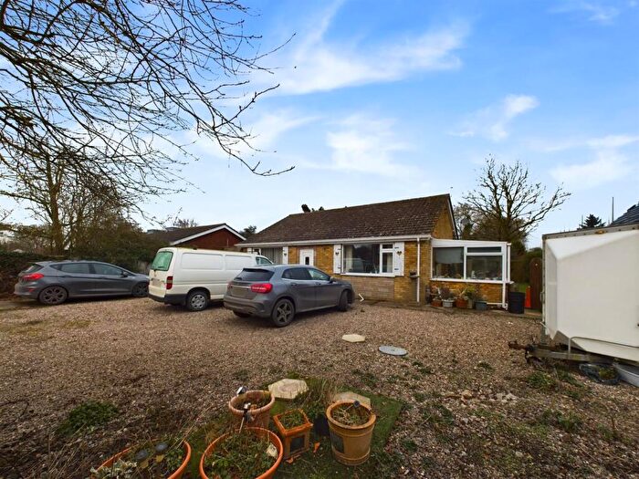 2 Bedroom Detached Bungalow For Sale In Main Road, Maltby Le Marsh, Alford, LN13