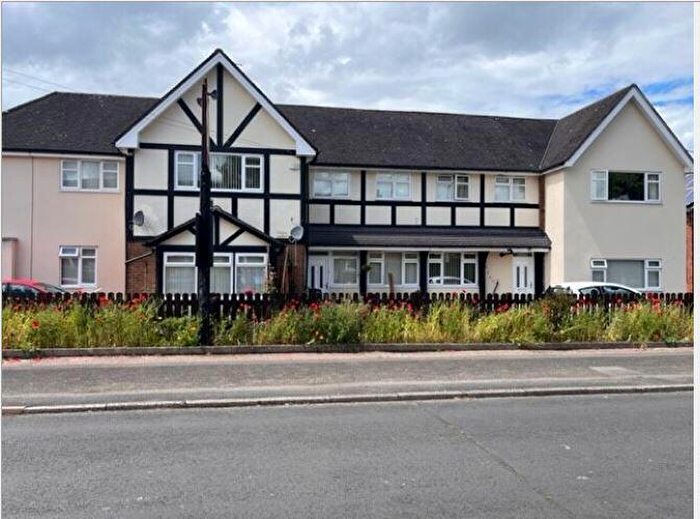 2 Bedroom Flat To Rent In The Woodlands, Shady Grove, ST7
