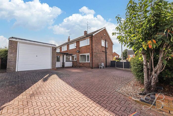 3 Bedroom Semi-Detached House For Sale In Cambridge Close, Rainworth, NG21